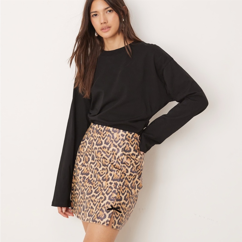 Miss Selfridge faux leather mini skirt with bow detail in leopard, size 10